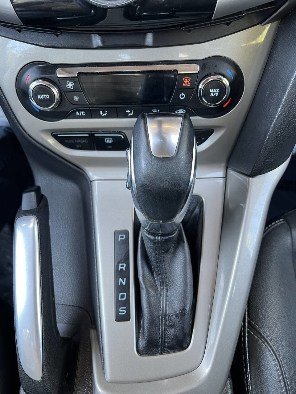 Used 2012 Ford Focus SEL image 23
