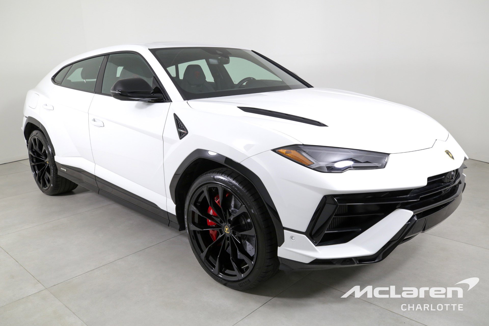 Used 2023 Lamborghini Urus S image 3