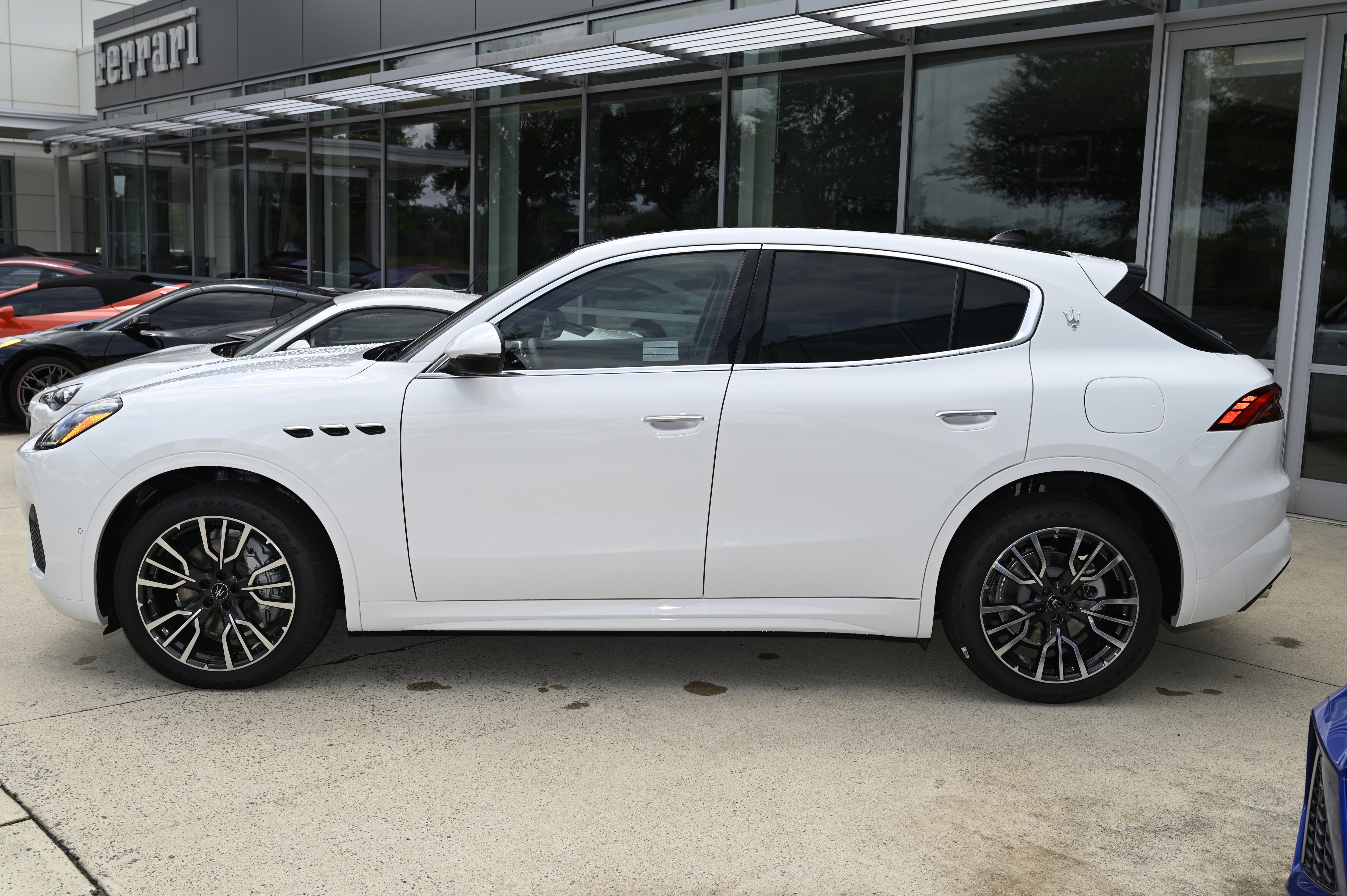 New 2025 Maserati Grecale GT image 8