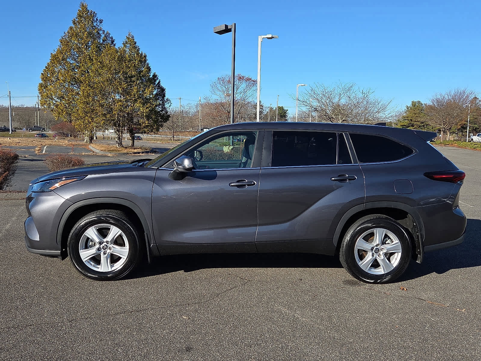 Certified 2024 Toyota Highlander LE image 8