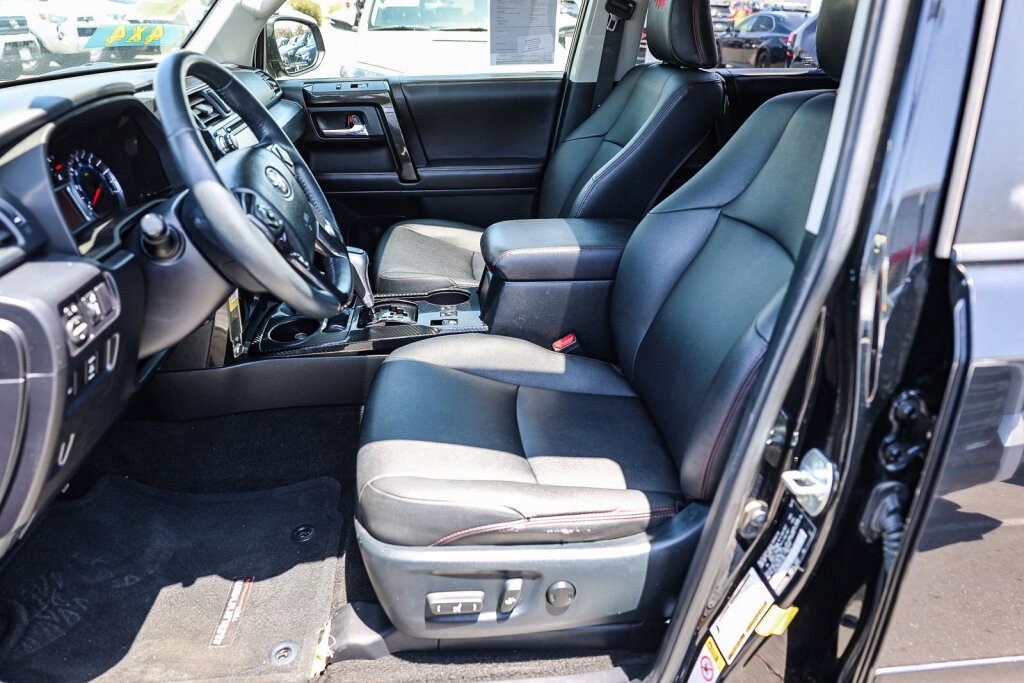 Used 2019 Toyota 4Runner TRD Off-Road Premium AWD/4WD image 9