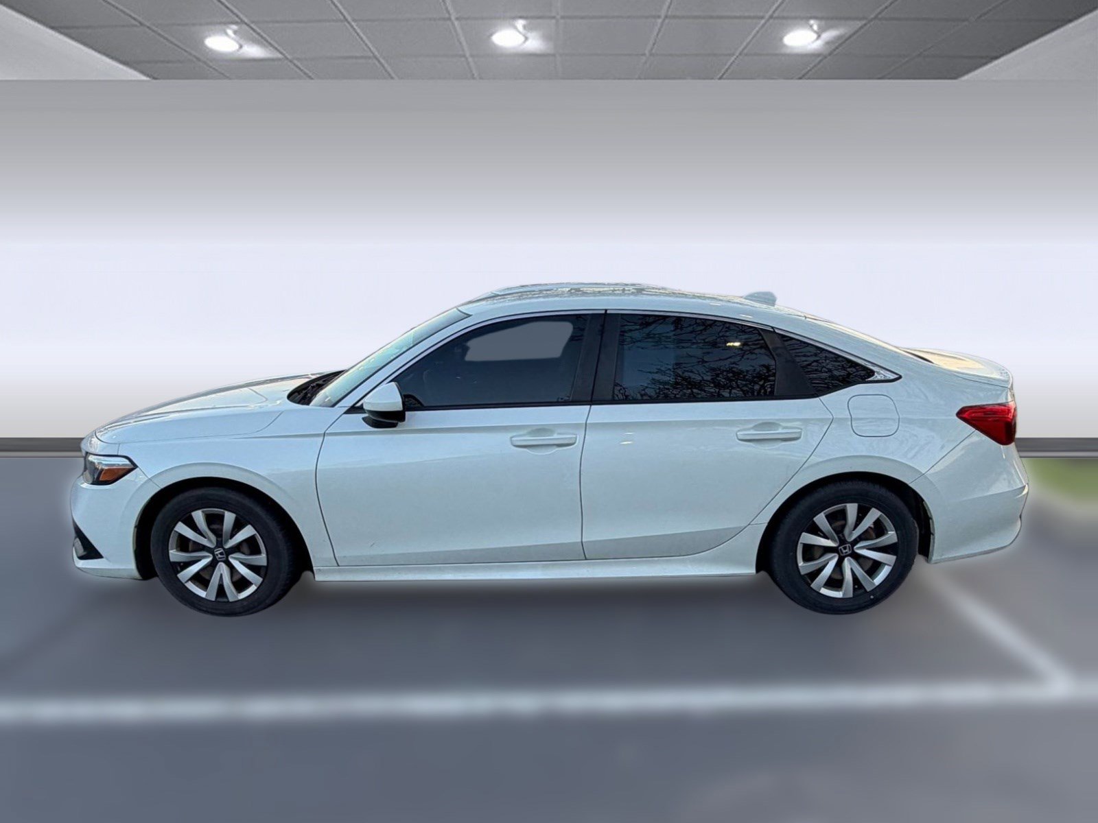 Used 2022 Honda Civic LX image 2