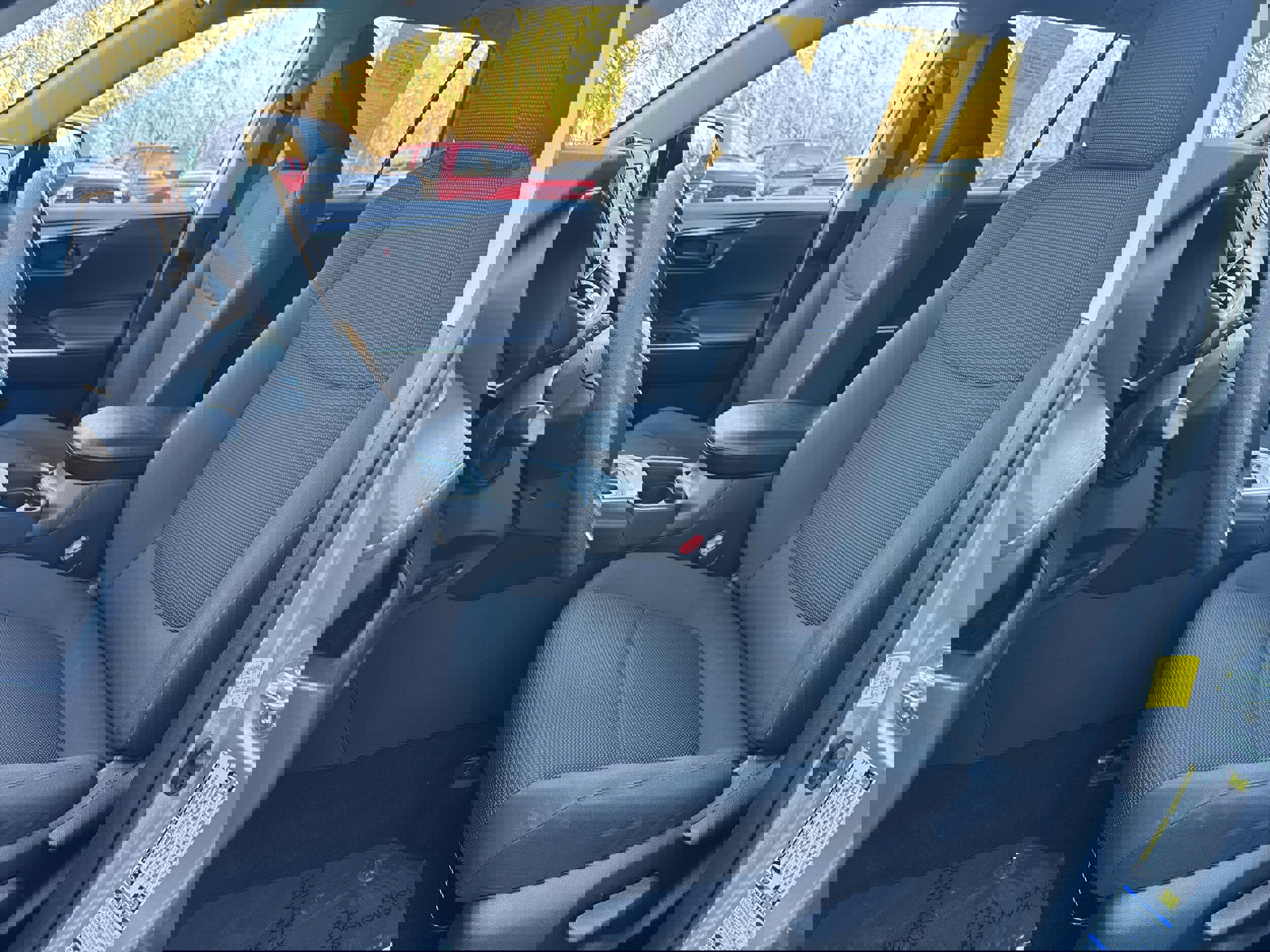 Used 2020 Toyota RAV4 LE image 5