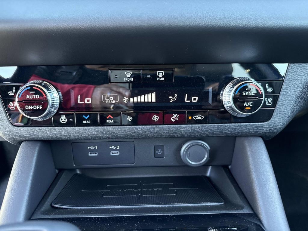 New 2025 Mitsubishi Outlander SEL image 30