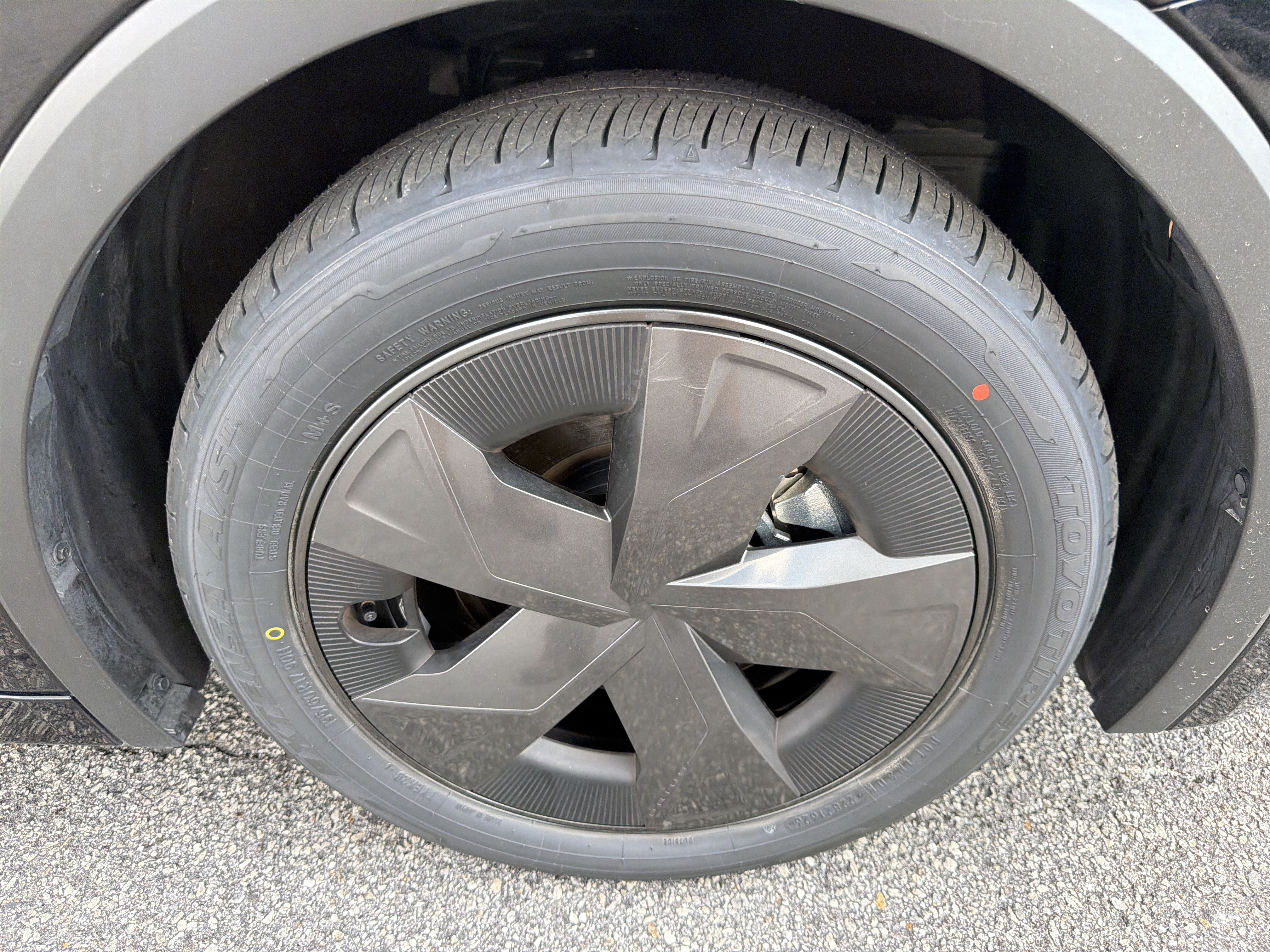 Certified 2025 Toyota Prius LE AWD/4WD image 23