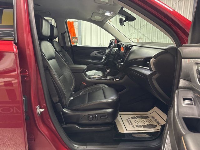 Used 2021 Chevrolet Traverse RS w/ LPO, Floor Liner Package image 28