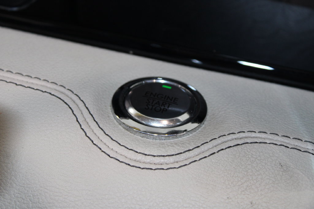 Used 2018 Lincoln Navigator Select RWD image 46
