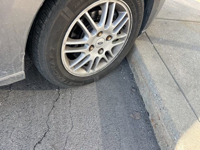 Used 2010 Ford Focus SE image 8