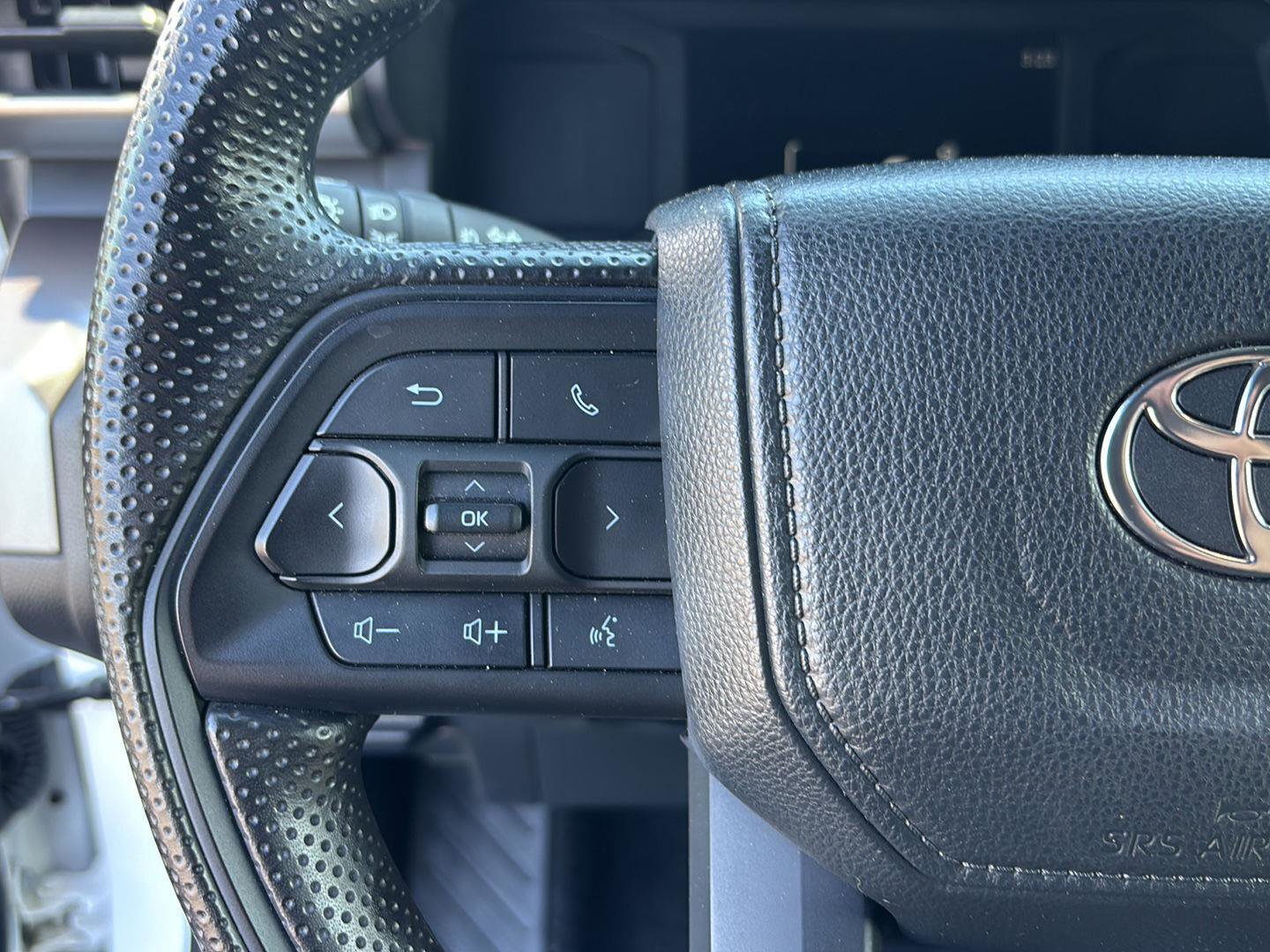 Used 2024 Toyota Tacoma SR5 AWD/4WD image 28