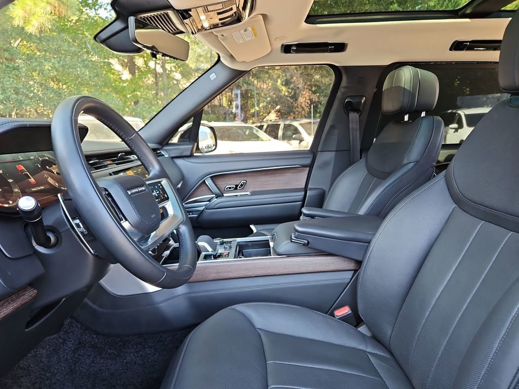 Used 2023 Land Rover Range Rover Long Wheelbase SE image 25