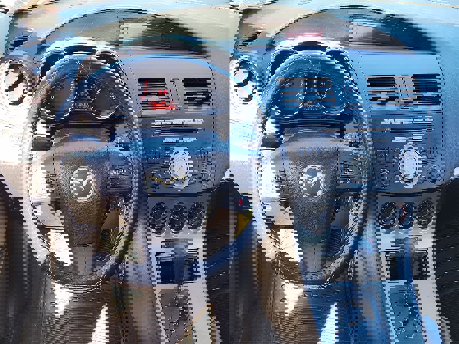 Used 2010 MAZDA MAZDA3 i Touring image 23