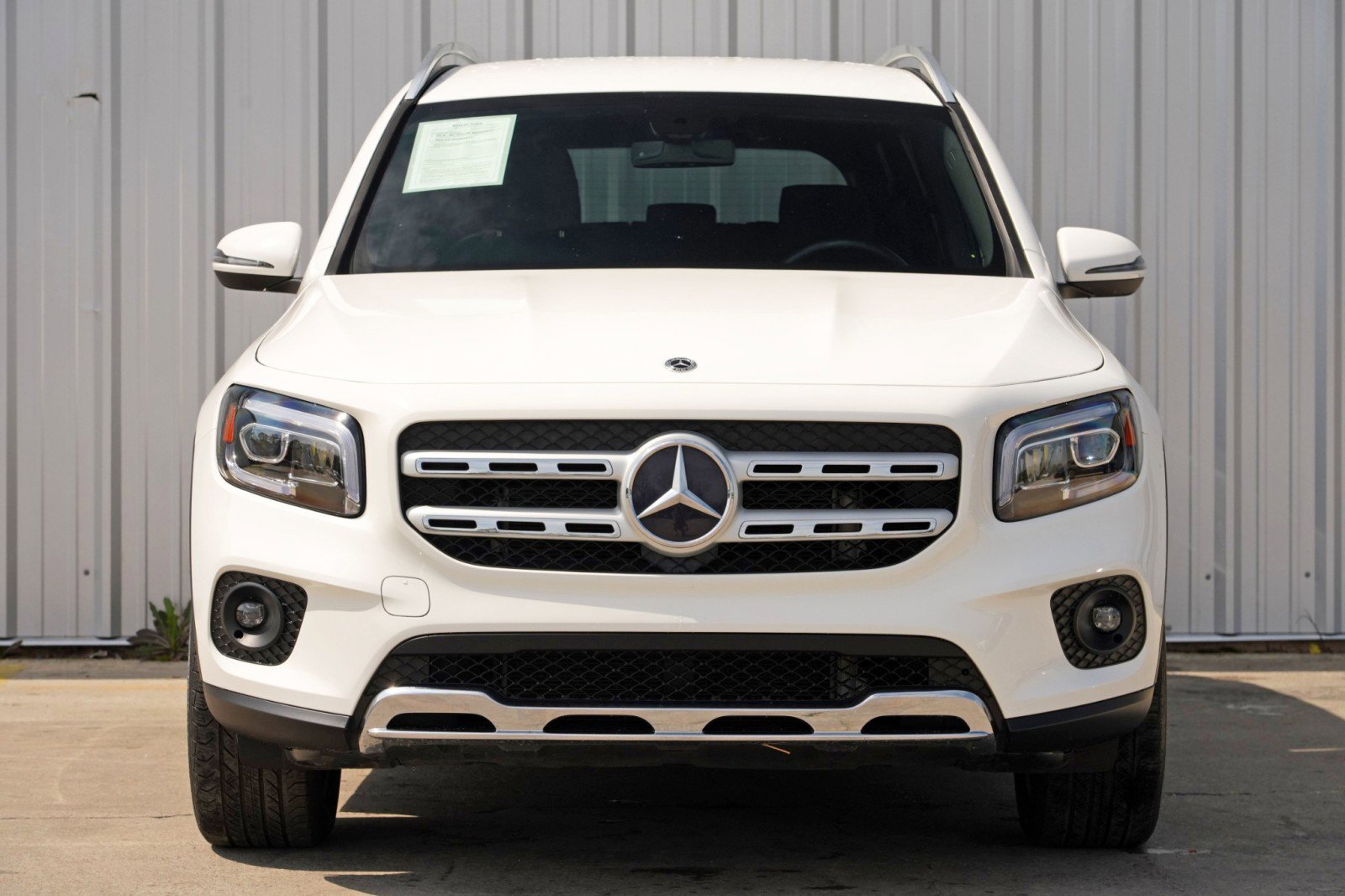 Used 2022 Mercedes-Benz GLB 250 w/ Premium Package Lite image 6