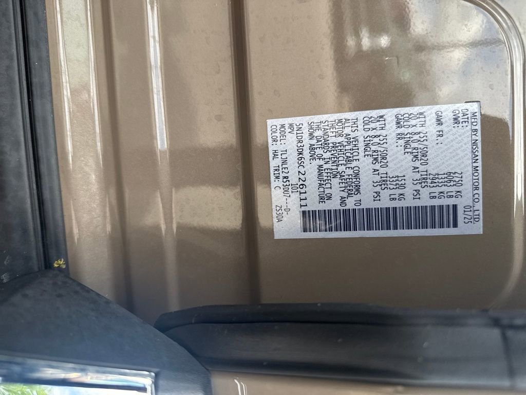 Used 2025 Nissan Pathfinder Platinum image 32