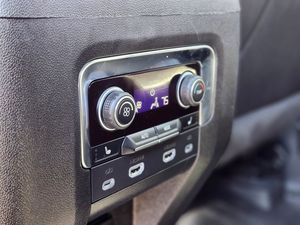 Used 2024 Chevrolet Tahoe Z71 w/ Luxury Package image 15