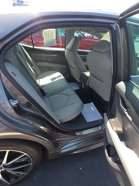 Used 2023 Toyota Camry SE w/ Cold Weather Package FWD image 16