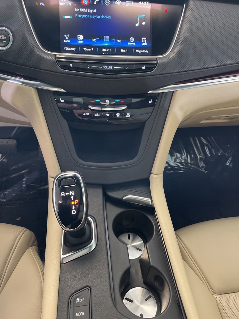 Used 2018 Cadillac XT5 Luxury w/ Driver Awareness Package image 19