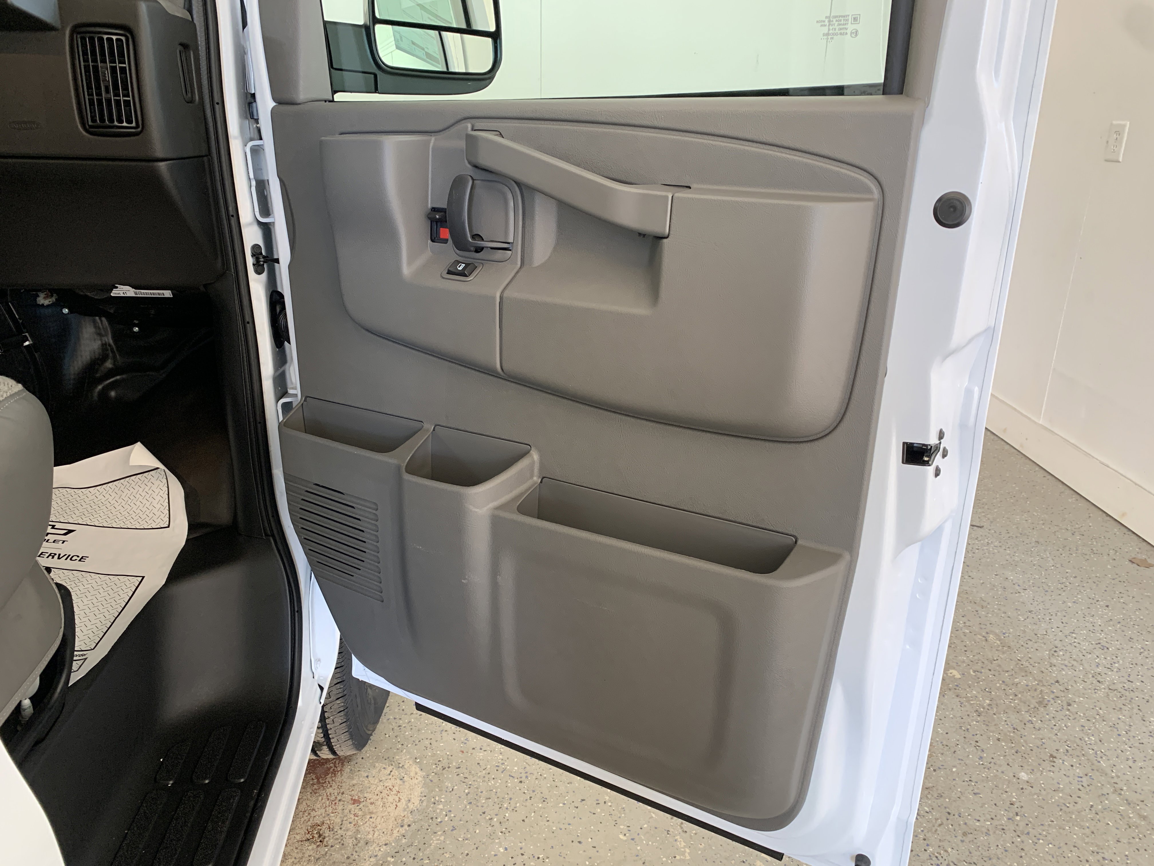 New 2025 Chevrolet Express 2500 image 31