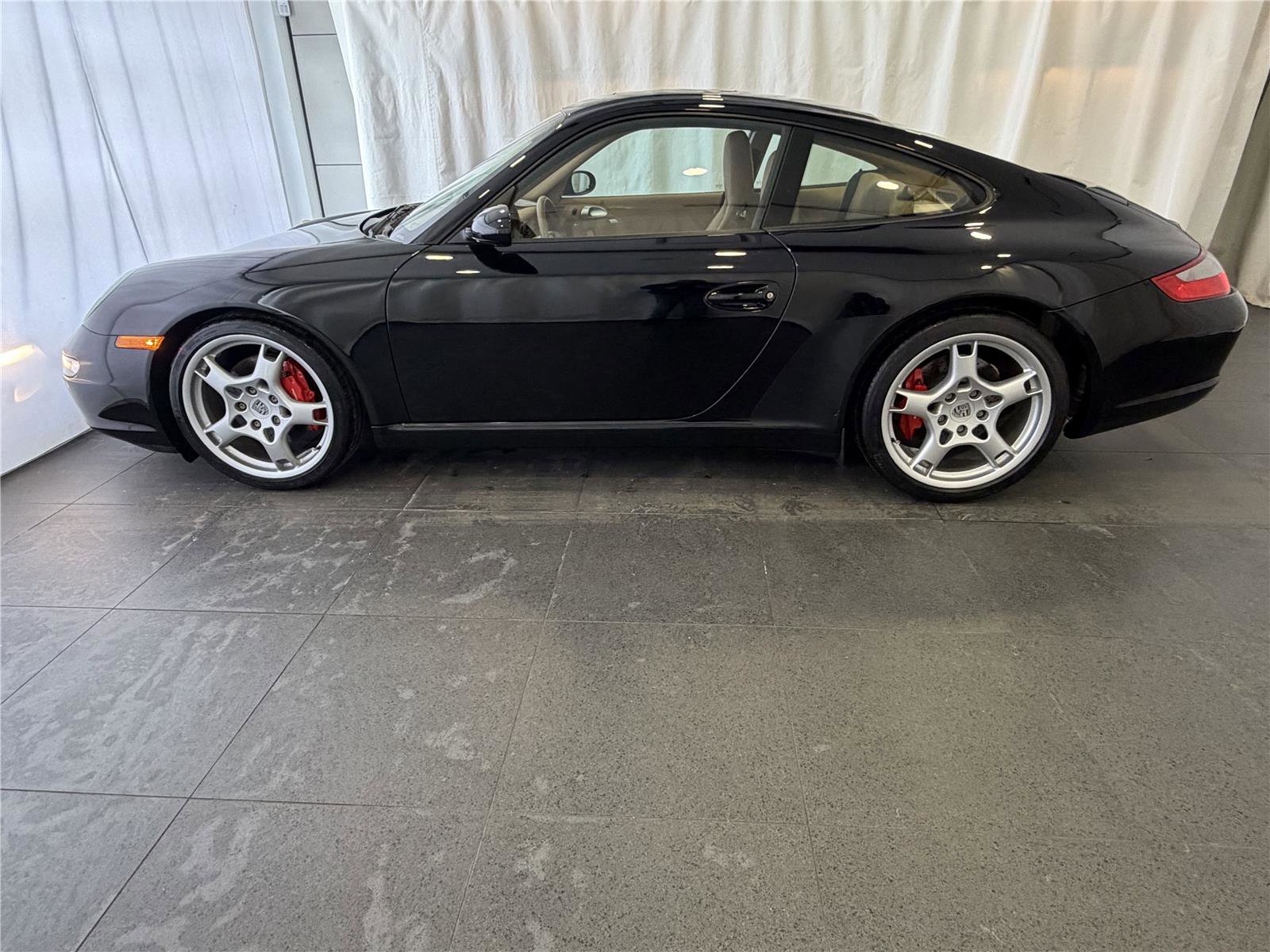 Used 2006 Porsche 911 Carrera S image 2