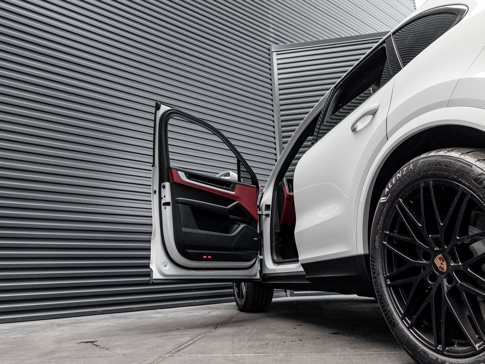 New 2026 Porsche Cayenne image 13