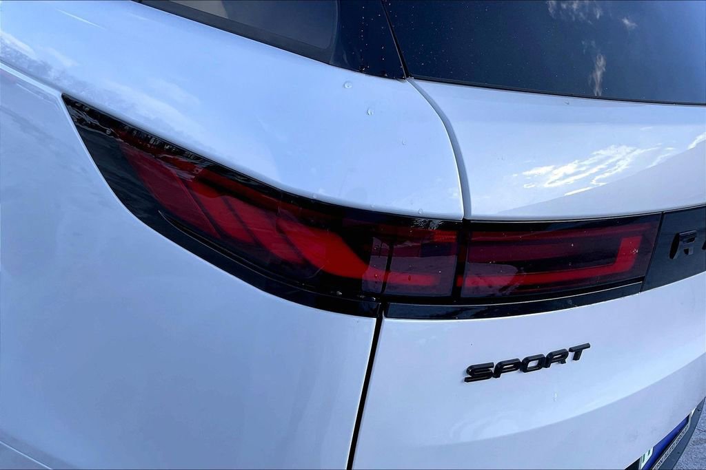 Used 2025 Land Rover Range Rover Sport Dynamic SE image 22