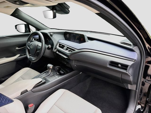 Used 2019 Lexus UX 200 w/ Premium Package FWD image 14