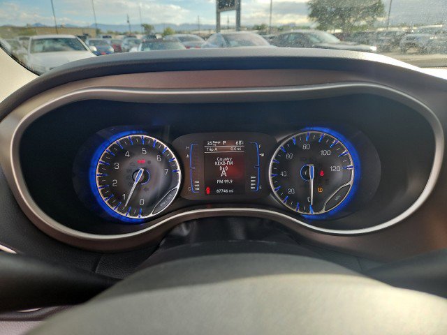 Used 2023 Chrysler Voyager LX image 14