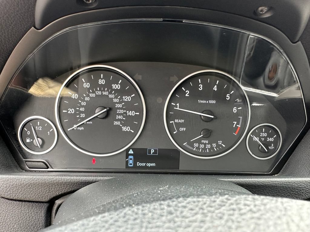 Used 2018 BMW 320i Sedan RWD image 23