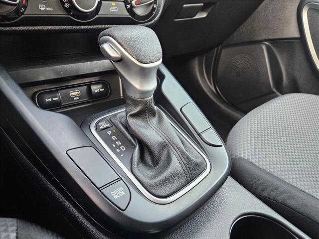 Used 2025 Kia Soul LX w/ LX Technology Package FWD image 15