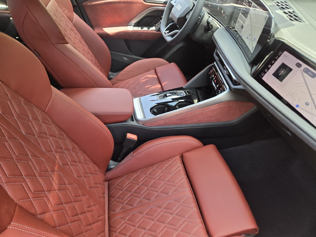 New 2026 Audi SQ5 Prestige AWD/4WD image 17