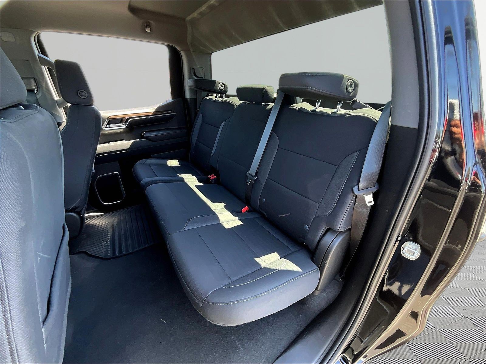 Used 2024 Chevrolet Silverado 1500 LT AWD/4WD image 22