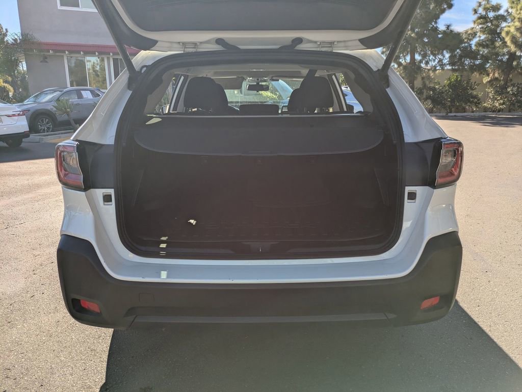 Used 2025 Subaru Outback Premium image 30