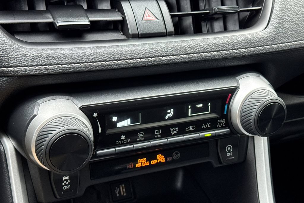 Certified 2024 Toyota RAV4 LE AWD/4WD image 19
