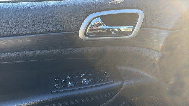 Used 2019 Jeep Grand Cherokee Altitude image 8