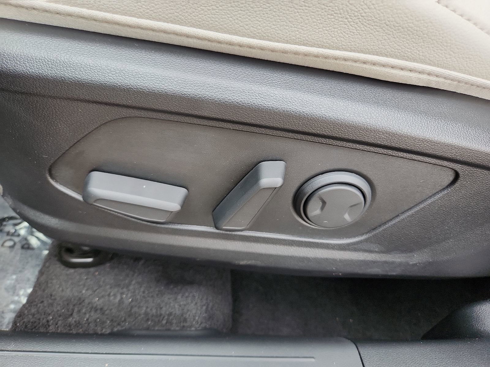 New 2024 Hyundai Tucson SEL w/ Convenience Package image 13