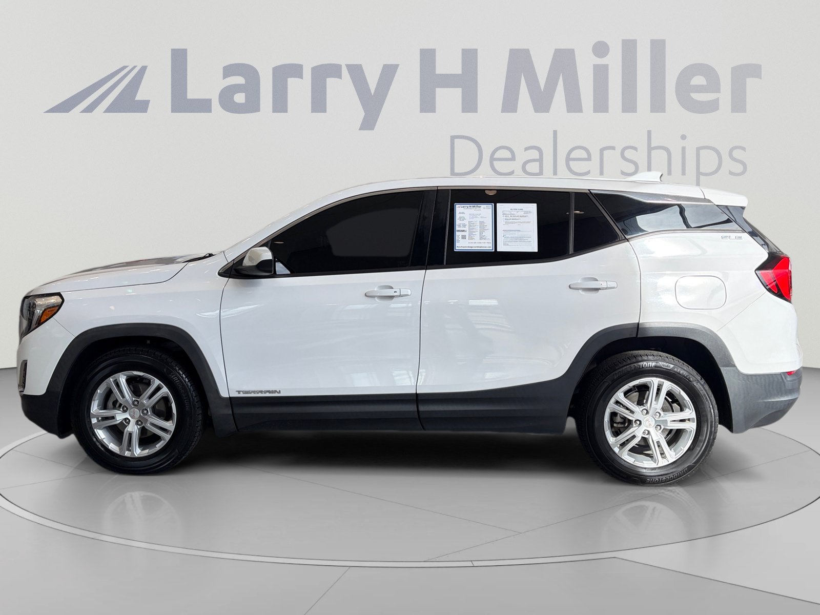 Used 2018 GMC Terrain SLE FWD image 2