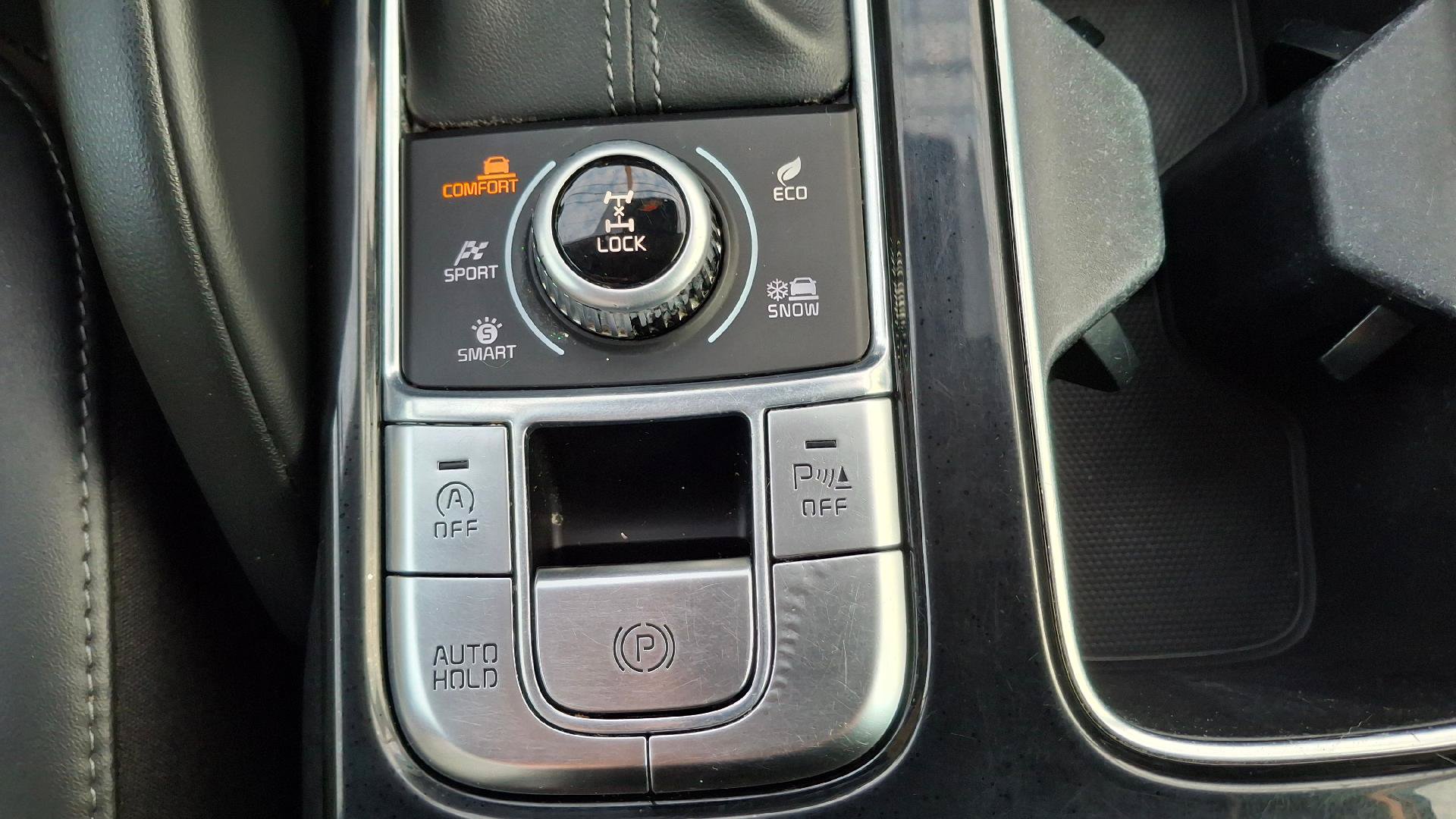 Used 2020 Kia Telluride LX AWD/4WD image 17