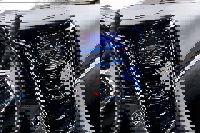 Used 2016 Cadillac Escalade Platinum image 5