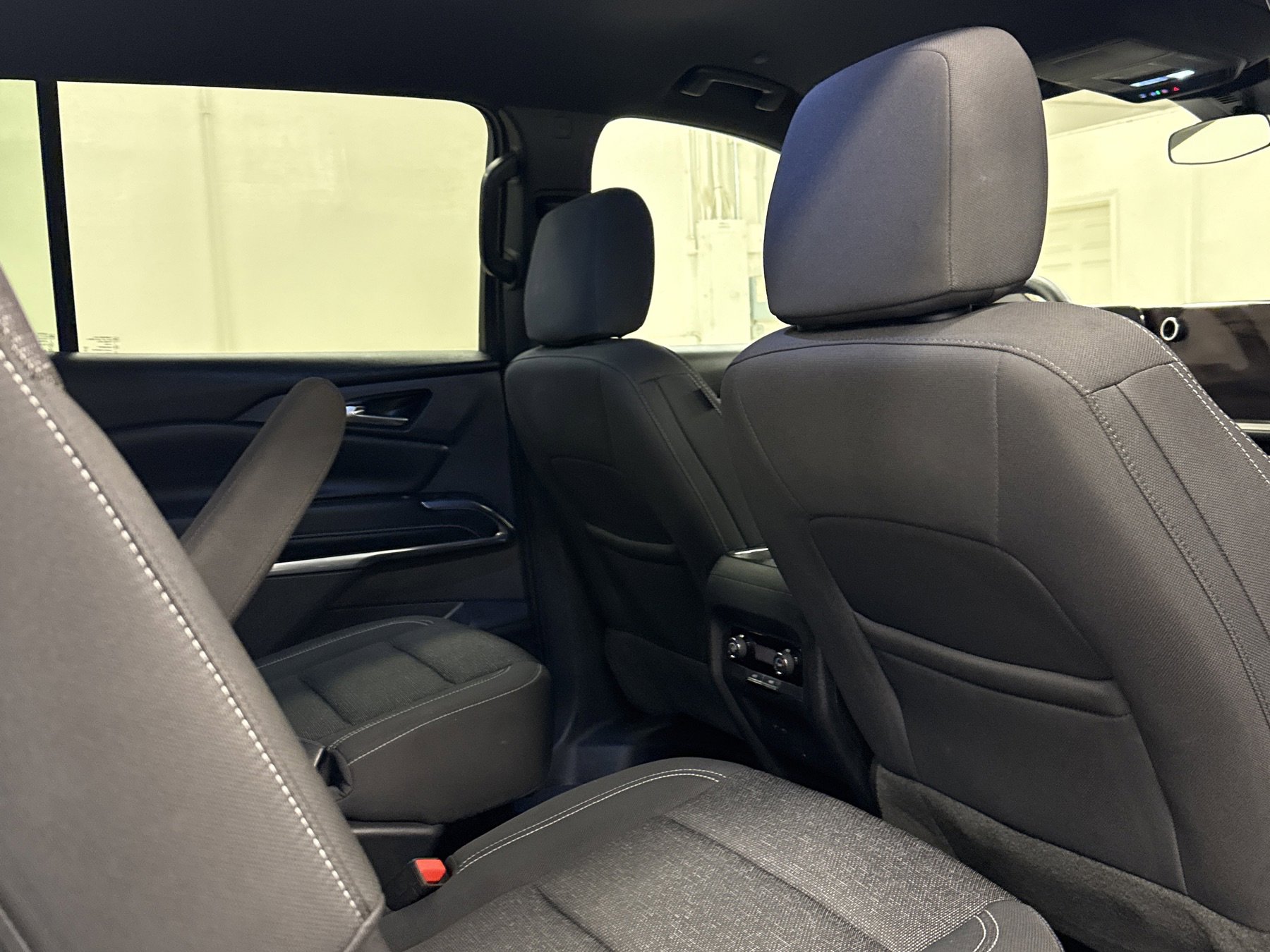 Used 2025 Chevrolet Traverse LT w/ LPO, Roadside Safety Package image 18