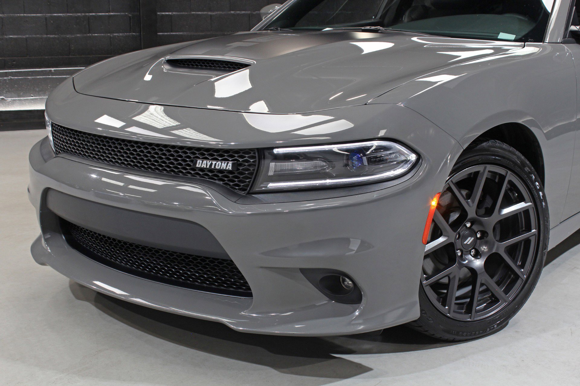 Used 2018 Dodge Charger R/T RWD image 6