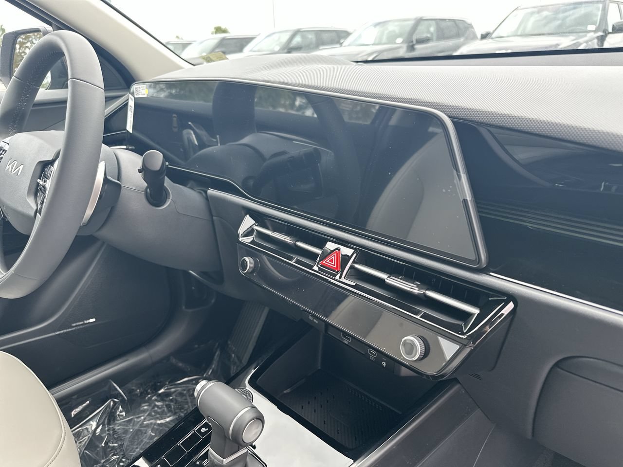 New 2026 Kia Niro EX FWD image 13
