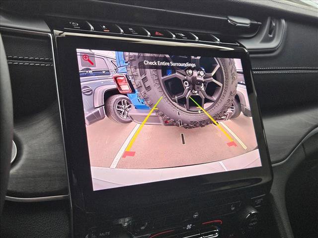 New 2025 Jeep Grand Cherokee L Limited image 12