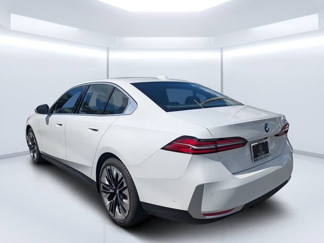 Used 2026 BMW 530i RWD image 5
