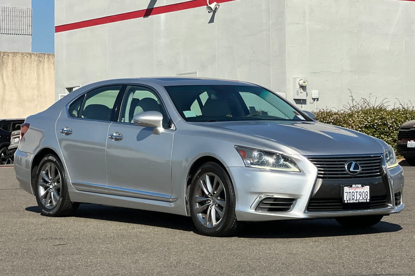 Used 2014 Lexus LS 460 w/ Comfort Package RWD image 5