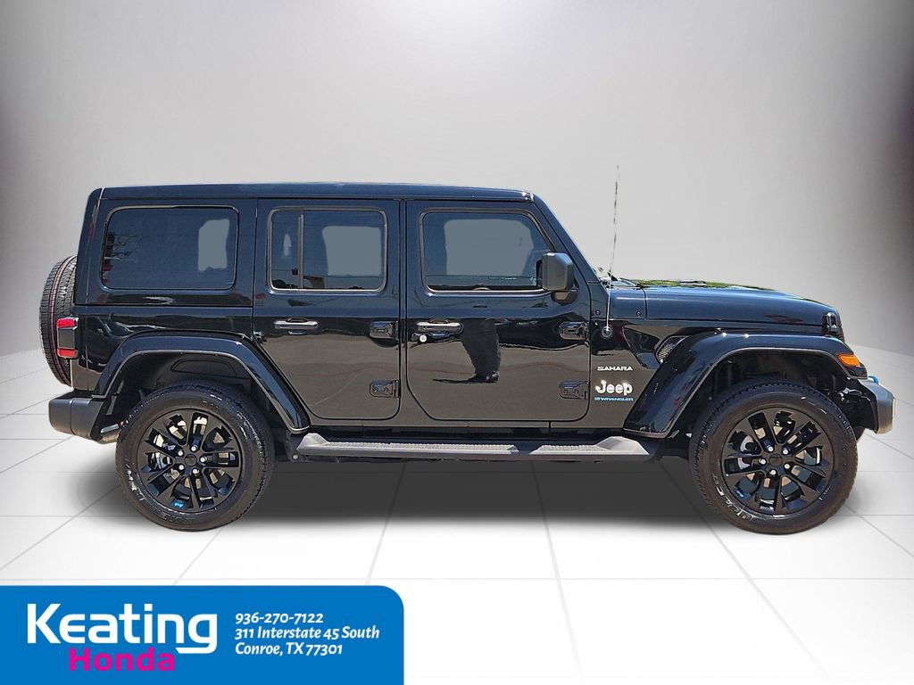 Used 2023 Jeep Wrangler Unlimited Sahara w/ Cold Weather Group AWD/4WD image 9