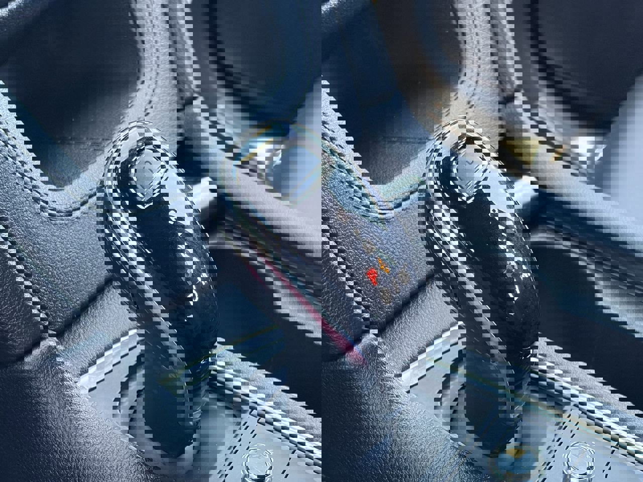 Certified 2025 Cadillac XT6 Premium Luxury w/ Platinum Package image 30