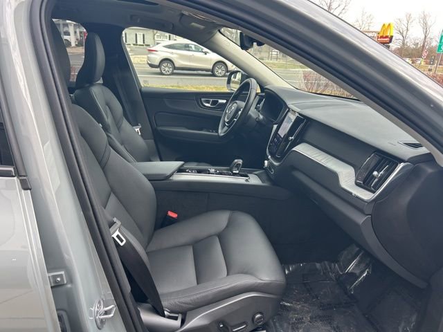 Certified 2025 Volvo XC60 B5 Plus image 15