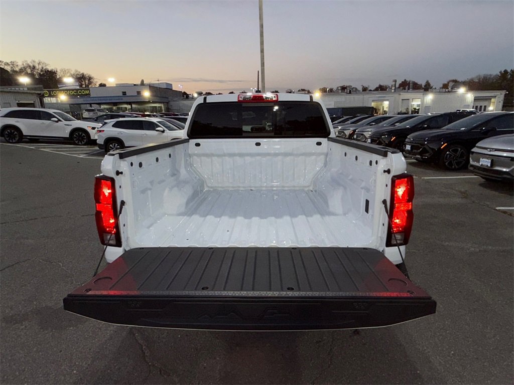 Used 2025 Chevrolet Colorado W/T w/ WT Custom Package image 21