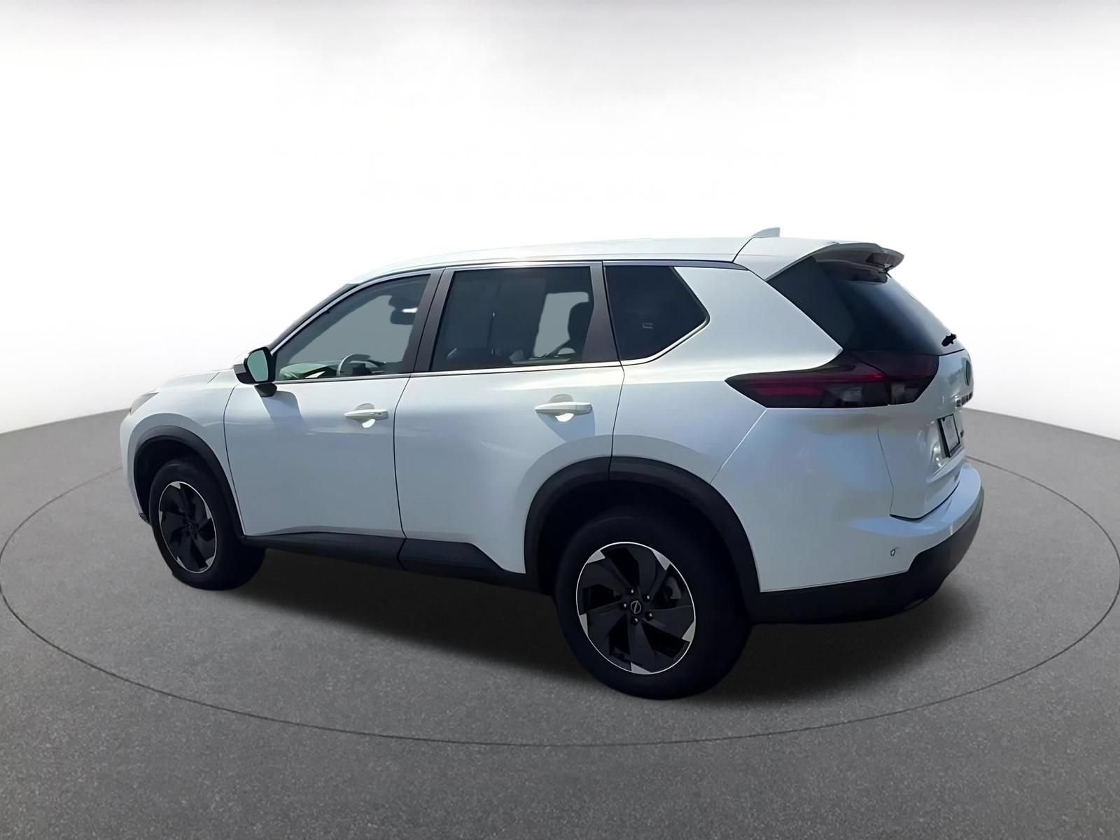 Used 2024 Nissan Rogue SV AWD/4WD image 10