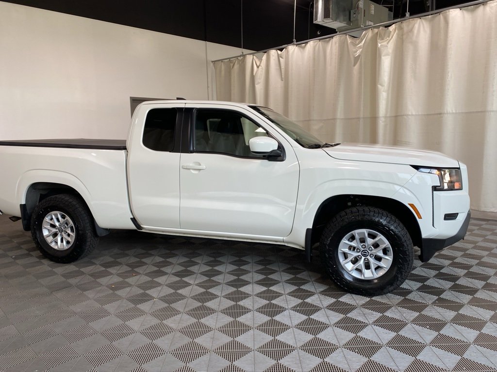 Used 2024 Nissan Frontier SV image 18