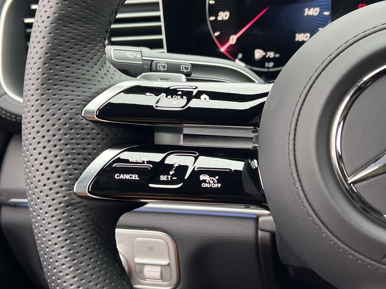 New 2026 Mercedes-Benz GLS 450 4MATIC image 31